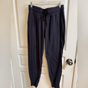 Lululemon Black Jogger Pants sz 8